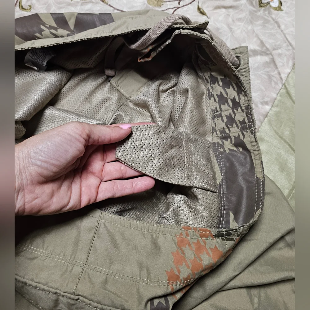 Old Navy Men’s Large Swim Trunks Tan with Brown & Orange Geometric Pattern, NWOT